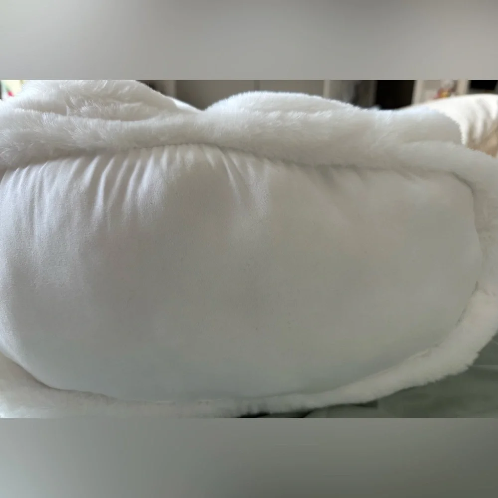 Martha Stewart Faux Fur Decorative Ghost Pink Bow Pillow🎀
